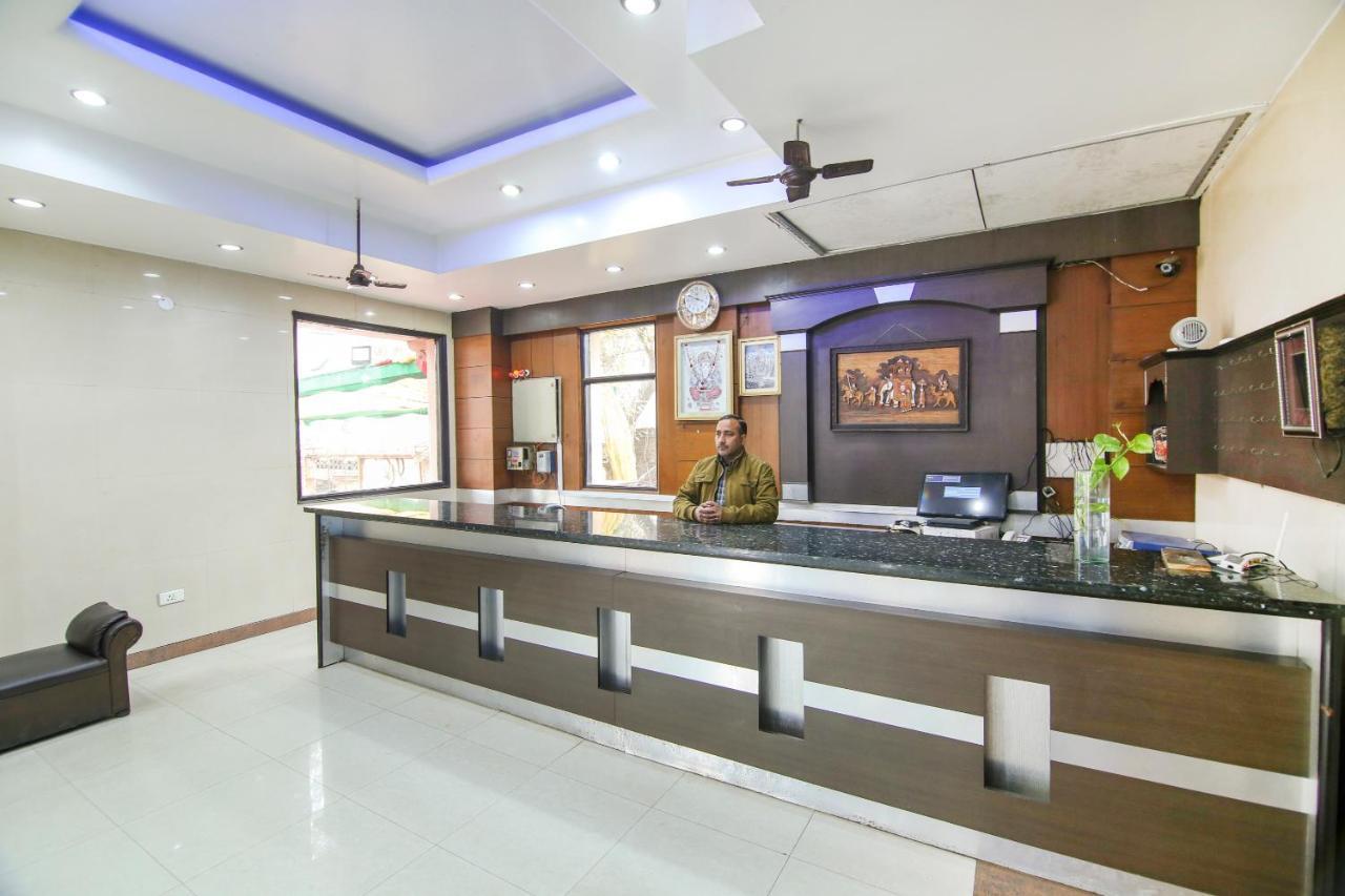 Capital O 68148 Hotel Shree Jee Palace Ghaziabad Zewnętrze zdjęcie