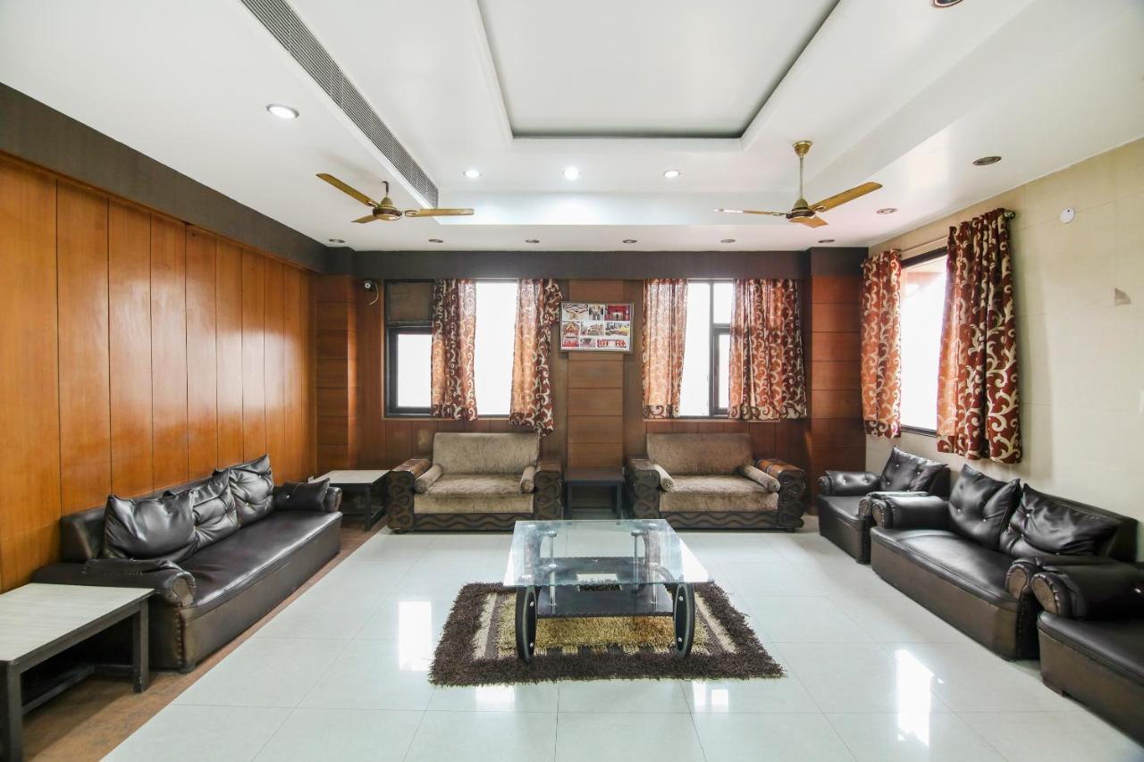 Capital O 68148 Hotel Shree Jee Palace Ghaziabad Zewnętrze zdjęcie